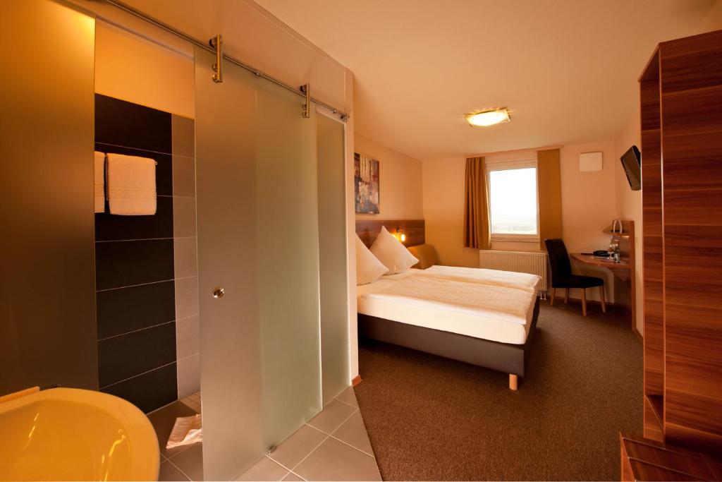 Astay Hotel Greding Ngoại thất bức ảnh